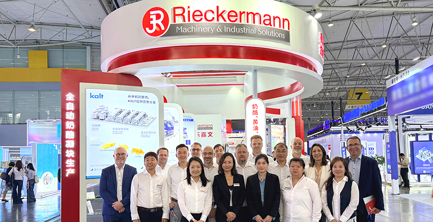 China dairy_Group photo 863x444px